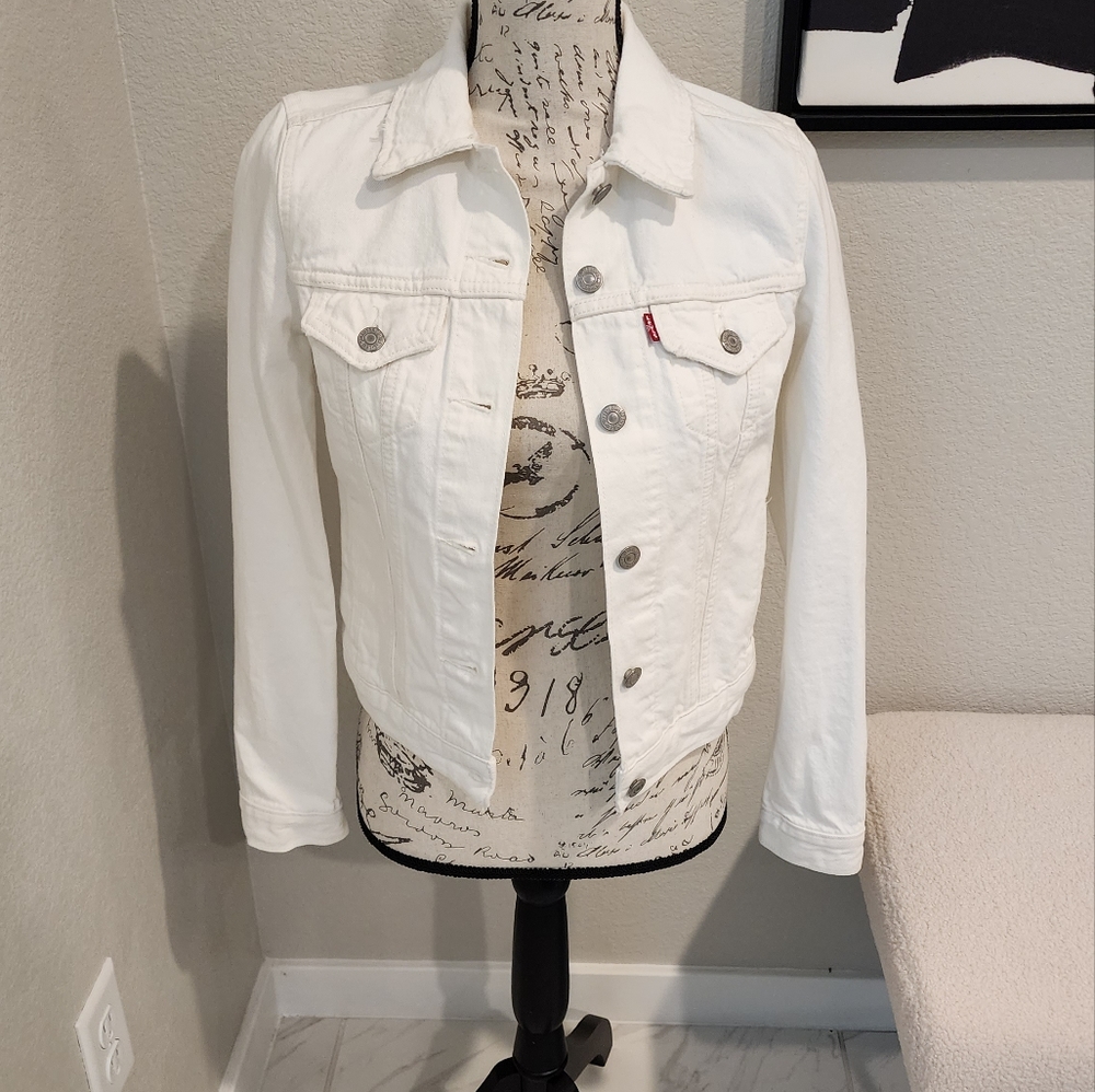 Womens White denim Levi's jacket size xs